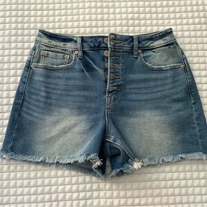 Zenana Outfitters Blue Jean Shorts Distressed Frayed Hem
